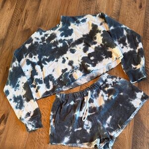 Colsie Tie-Dye Pajama Set in Blue and White